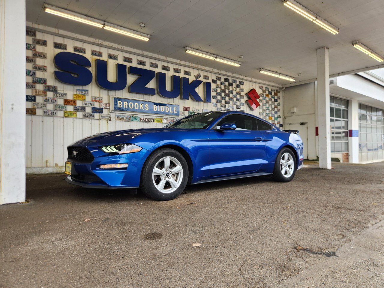 Used 2018 Ford Mustang Coupe RWD image 3