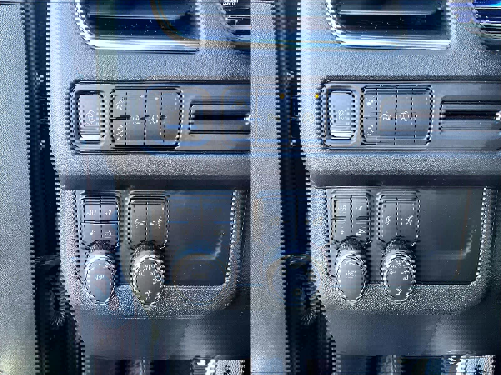 Used 2024 Chevrolet Tahoe LT image 27