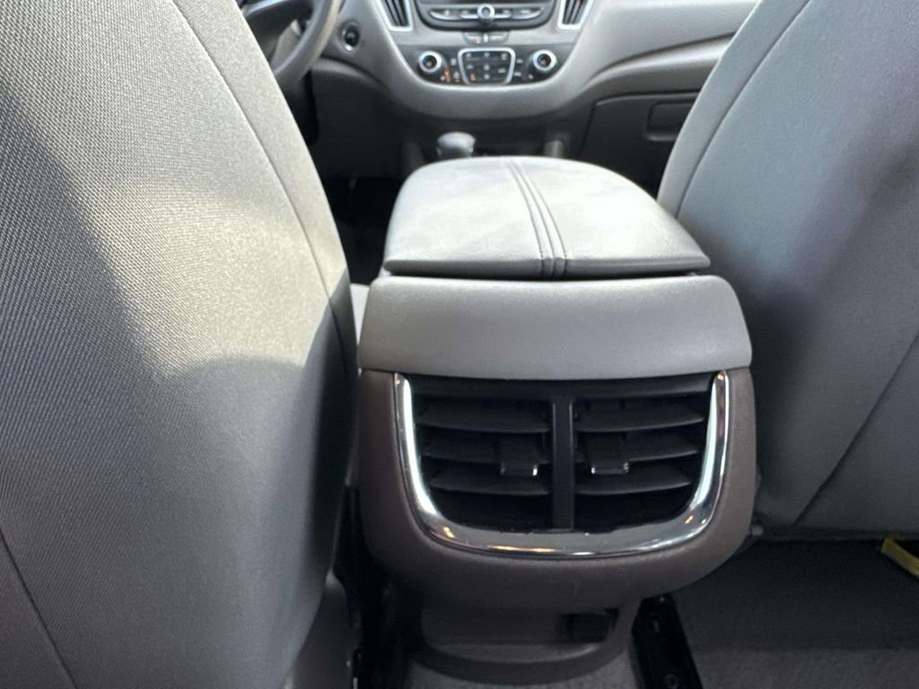Used 2025 Chevrolet Malibu LT FWD image 13