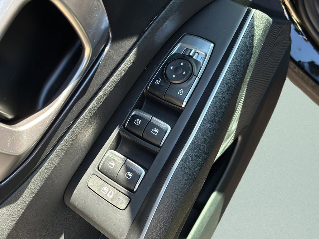 New 2025 Kia Sorento S w/ Panoramic Sunroof Package image 18