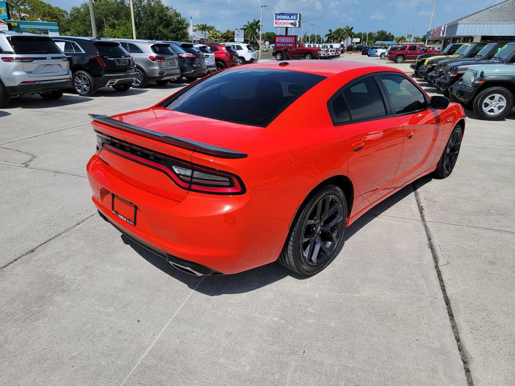 Used 2021 Dodge Charger SXT w/ Blacktop Package RWD image 5