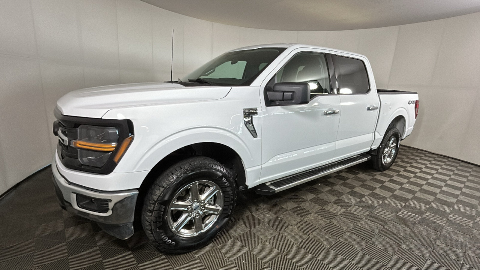 Used 2025 Ford F150 XLT AWD/4WD image 7