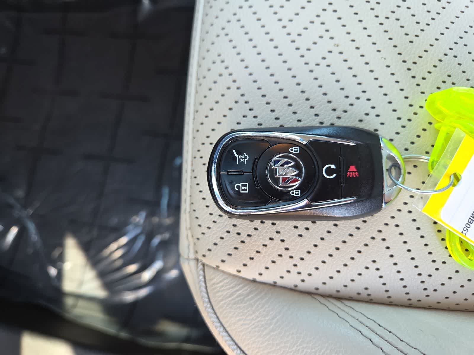 Used 2021 Buick Encore GX Essence w/ Advanced Technology Package AWD/4WD image 28