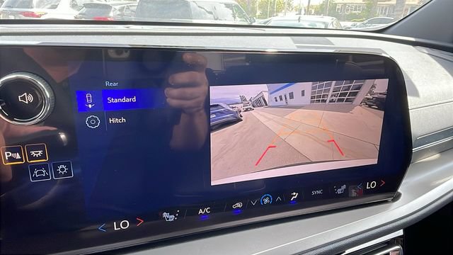 New 2026 Chevrolet Traverse LT w/ LPO, Floor Liner Package FWD image 21