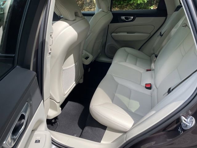 Used 2024 Volvo XC60 B5 Plus w/ Protection Package Premier AWD/4WD image 12