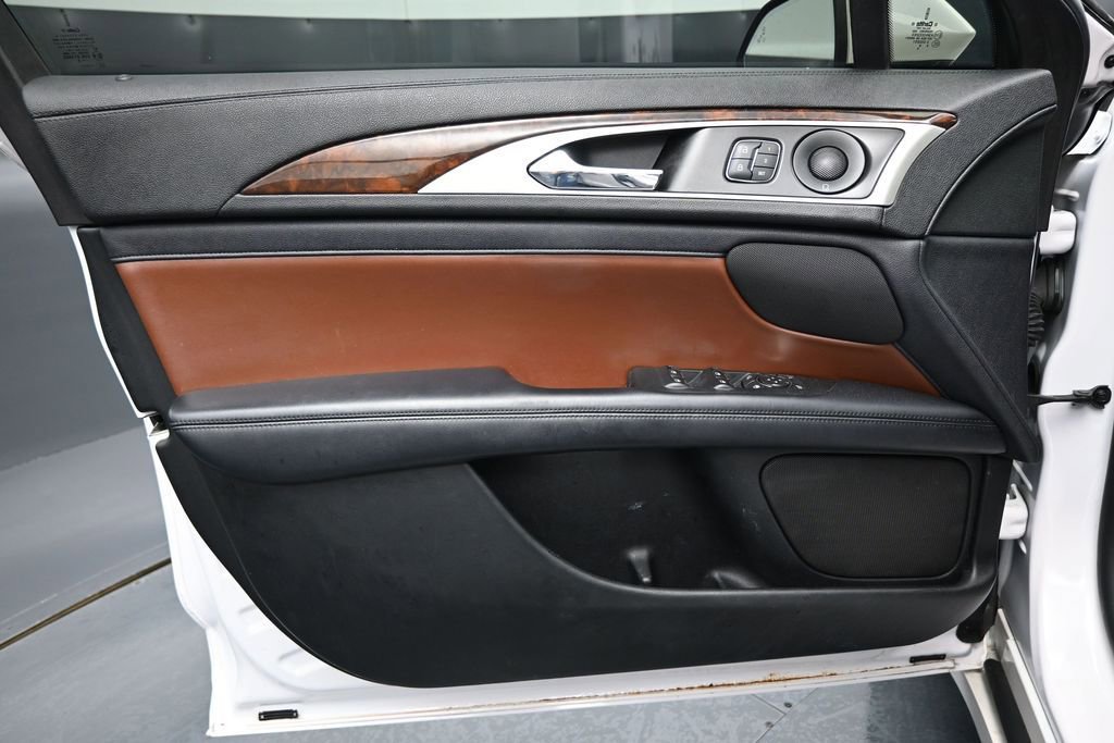 Used 2019 Lincoln MKZ Reserve FWD image 10