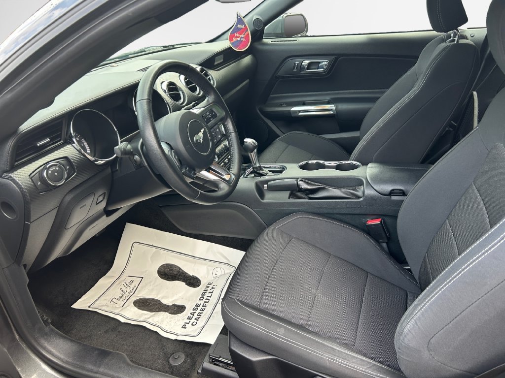 Used 2017 Ford Mustang Coupe RWD image 12
