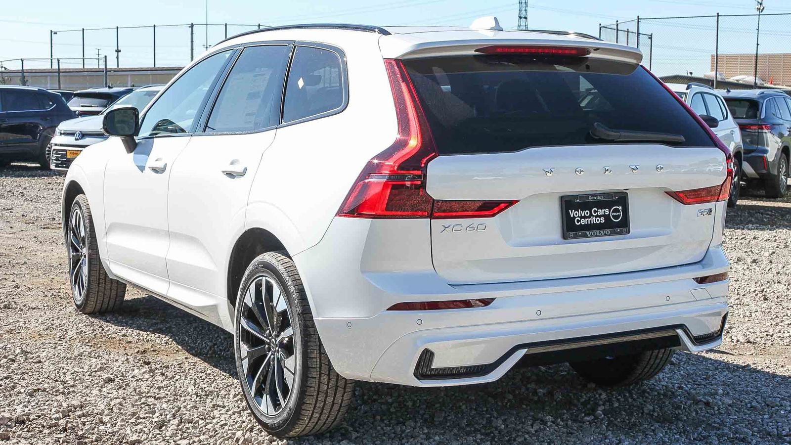 New 2026 Volvo XC60 B5 Plus w/ Climate Package PRO AWD/4WD image 8