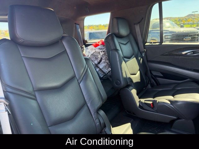 Used 2019 Cadillac Escalade Platinum AWD/4WD image 26