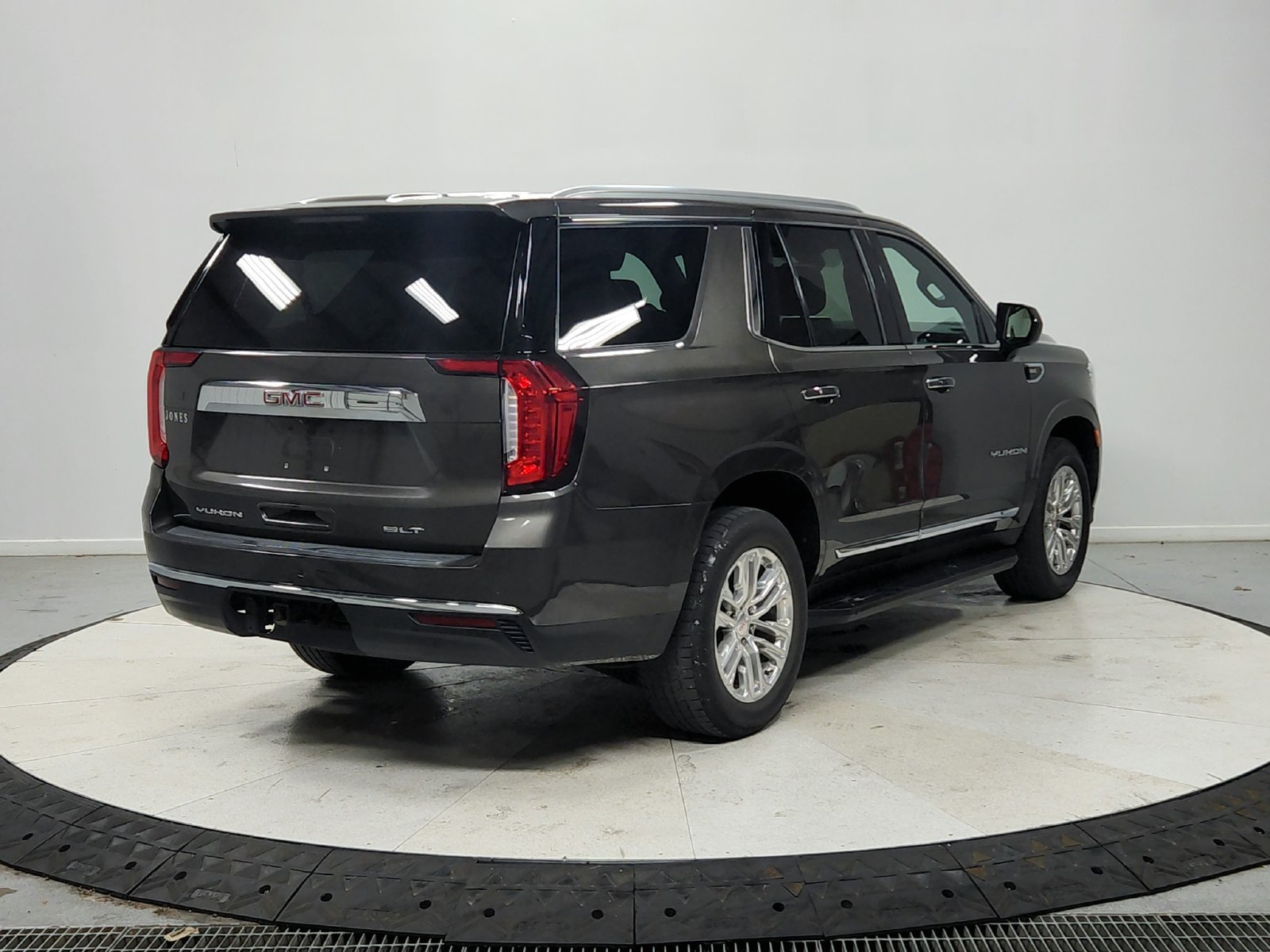 Used 2021 GMC Yukon SLT RWD image 8