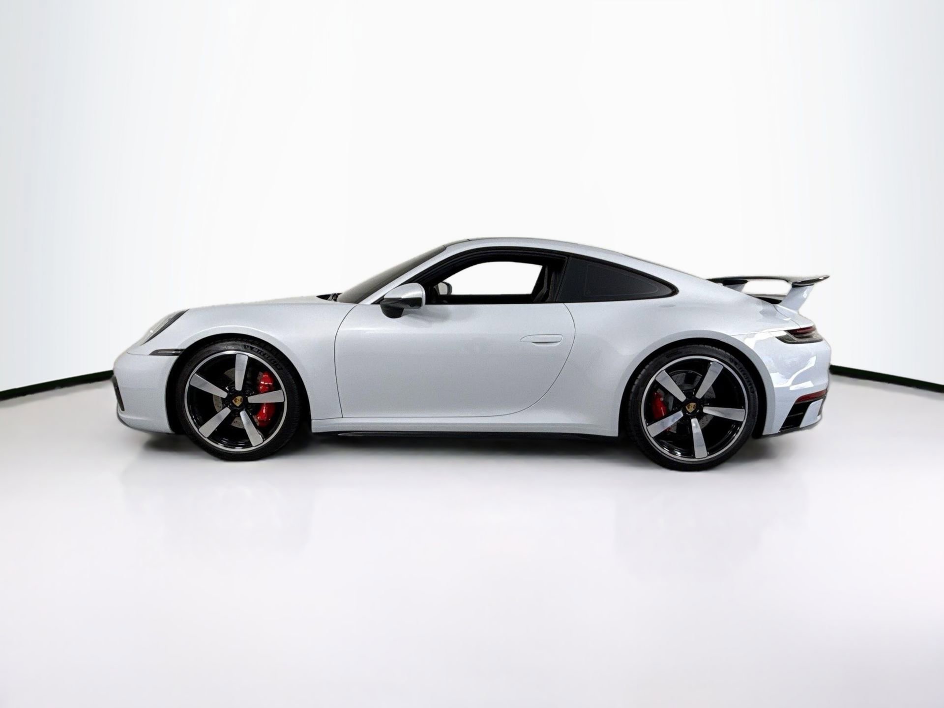 Used 2024 Porsche 911 Carrera 4S image 4