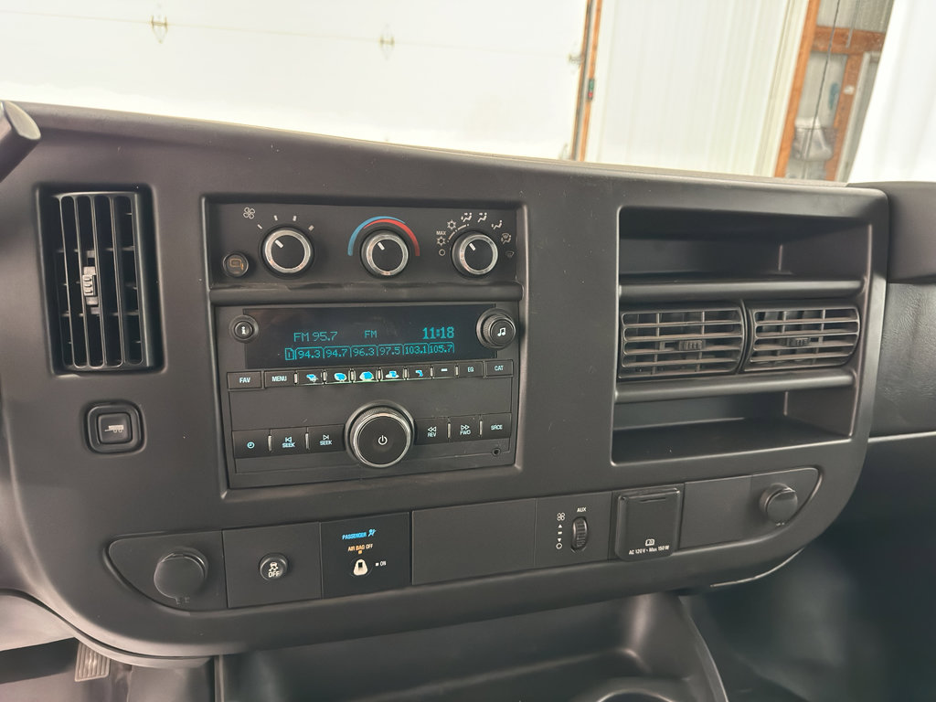 Used 2016 GMC Savana 3500 image 15