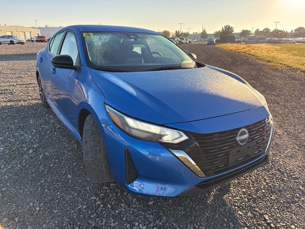 Used 2025 Nissan Sentra SR FWD image 11