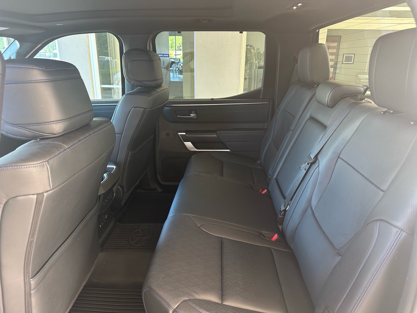 Used 2024 Toyota Tundra Platinum AWD/4WD image 29