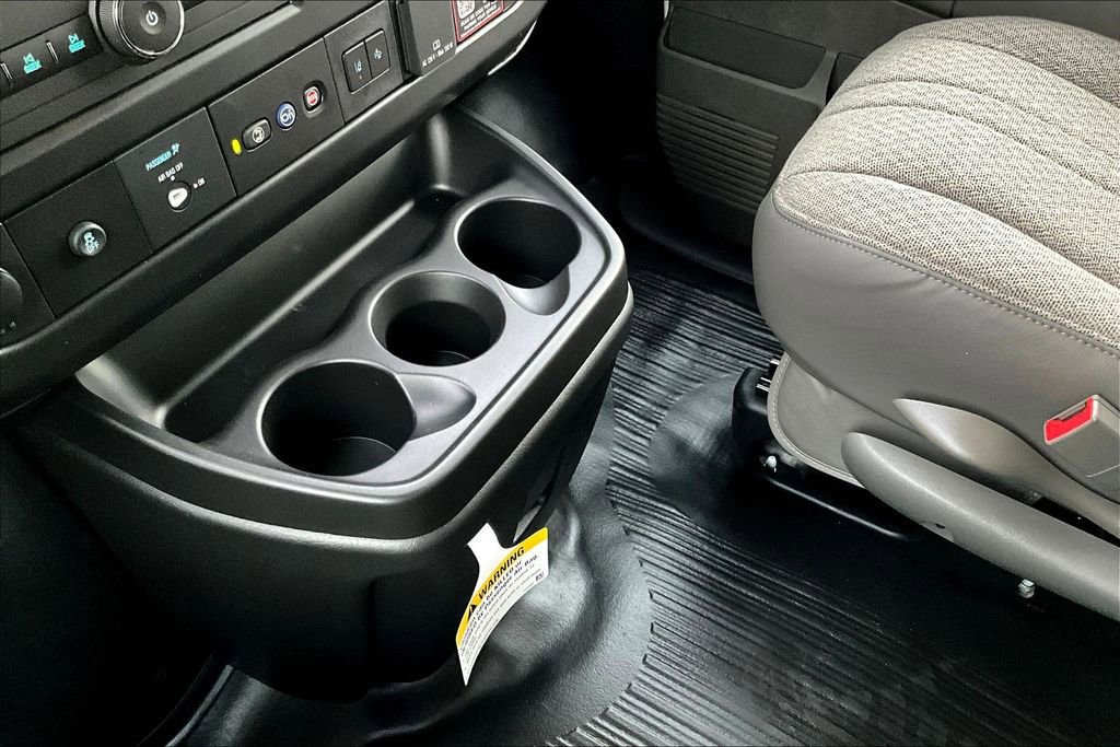 New 2025 GMC Savana 3500 Extended w/ Driver Convenience Package image 18