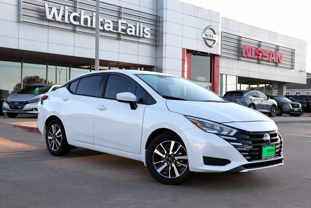 New 2025 Nissan Versa SV w/ Trunk Package