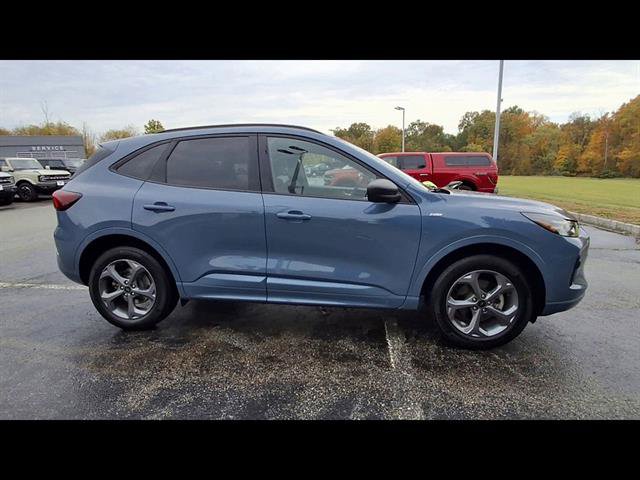 Certified 2024 Ford Escape ST-Line w/ Tech Pack #1 AWD/4WD image 9
