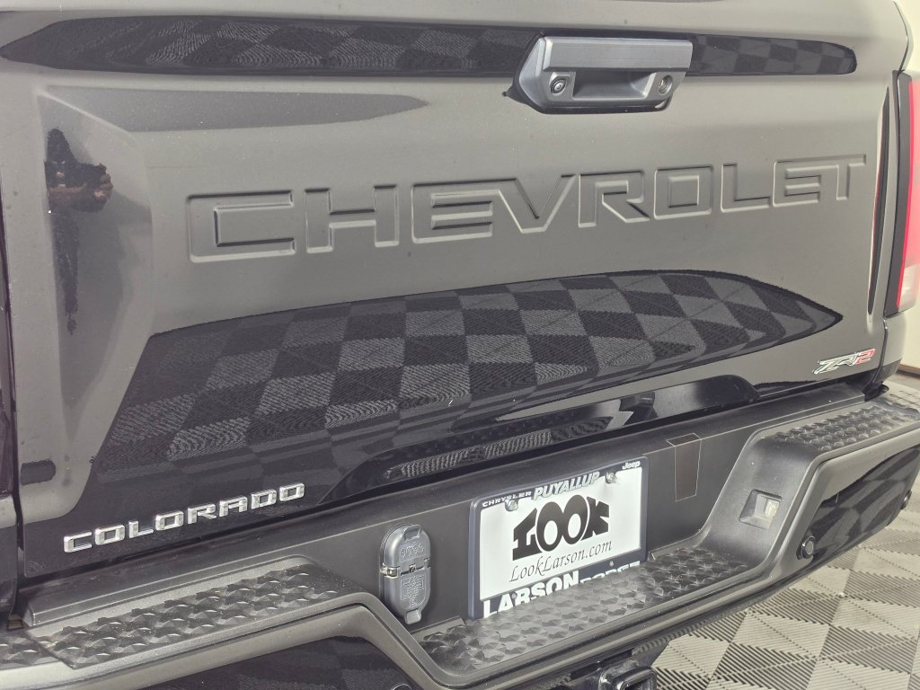 Used 2024 Chevrolet Colorado ZR2 w/ Technology Package AWD/4WD image 33