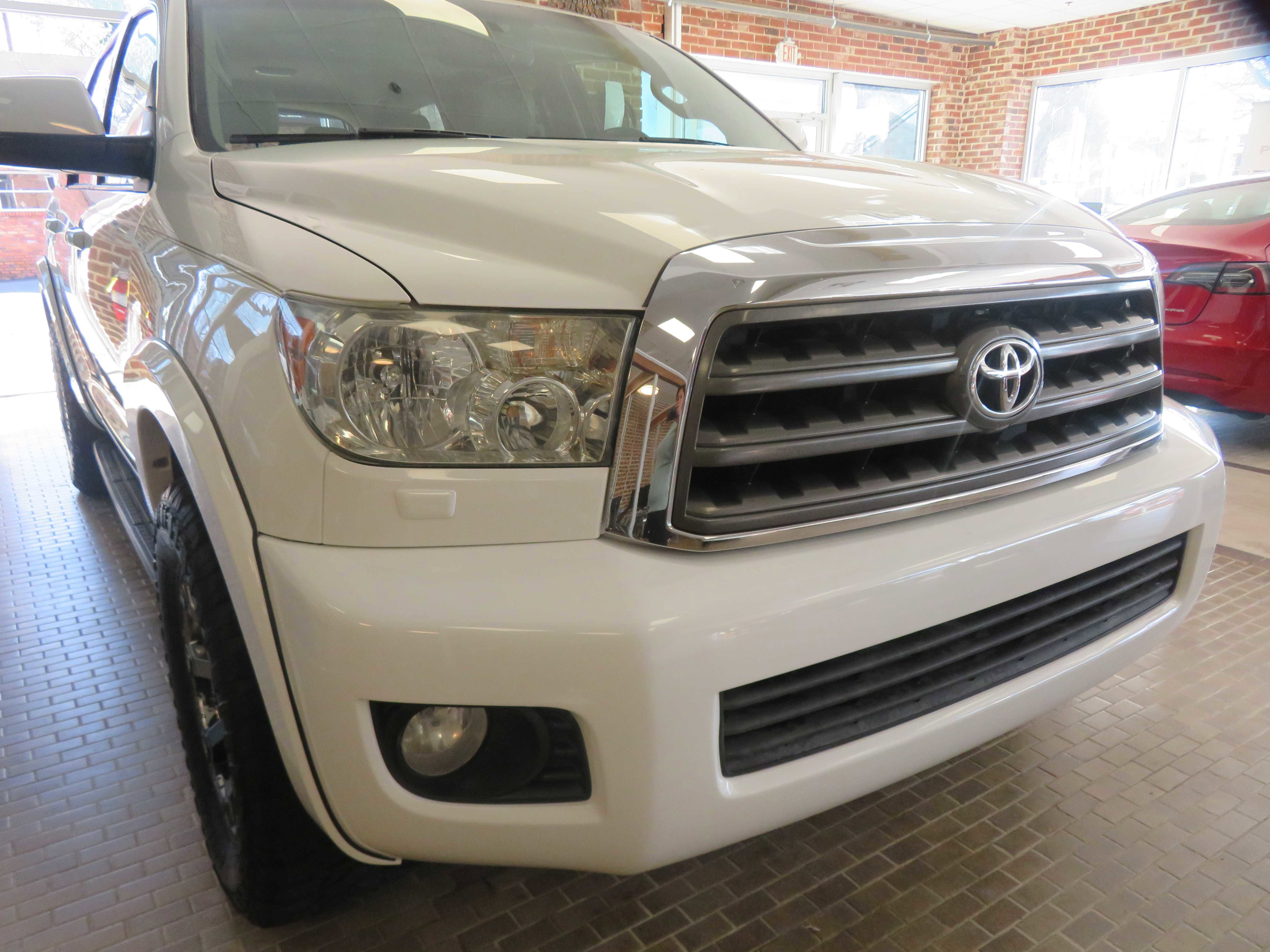 Used 2015 Toyota Sequoia SR5 w/ Premium Package image 64