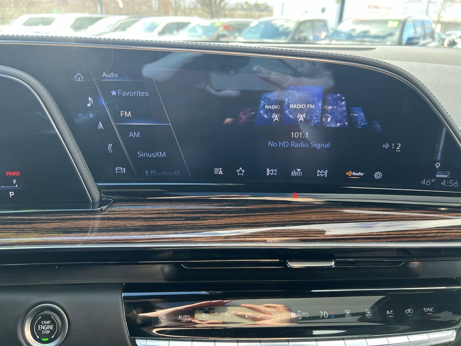 Used 2022 Cadillac Escalade Premium Luxury image 18