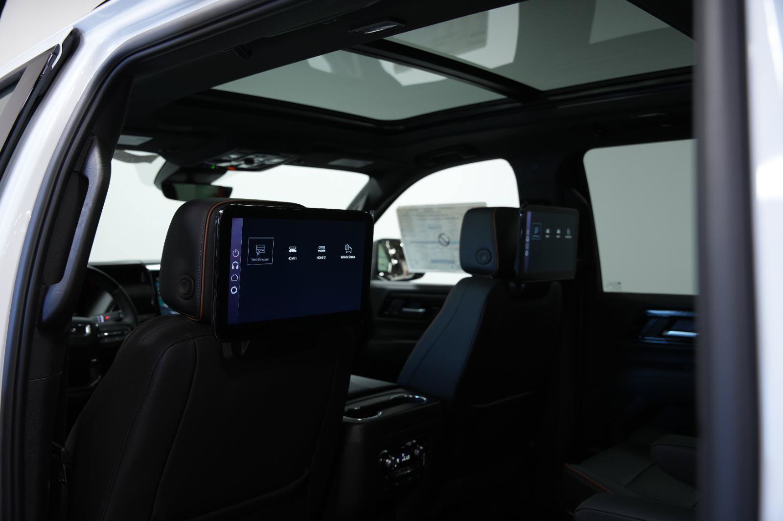 New 2026 GMC Yukon XL AT4 w/ AT4 Premium Plus Package AWD/4WD image 24