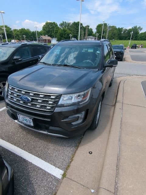 Used 2017 Ford Explorer XLT w/ Class II Trailer Tow Package AWD/4WD image 10