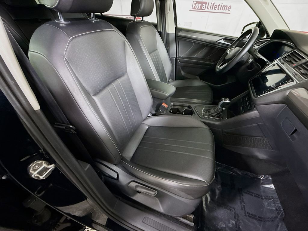 Used 2023 Volkswagen Tiguan SE FWD image 30