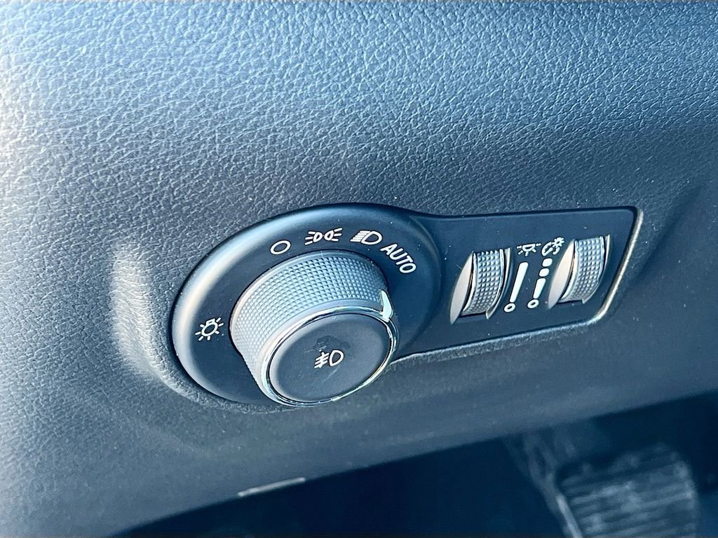 Used 2025 Jeep Compass Trailhawk AWD/4WD image 10