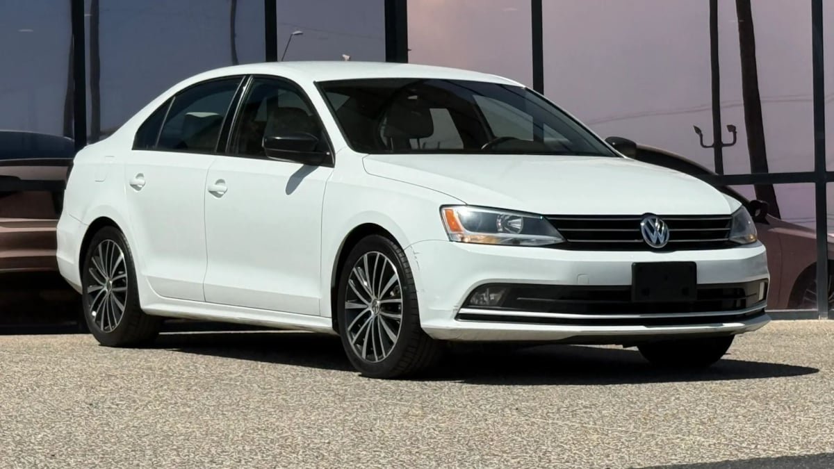 Used 2016 Volkswagen Jetta Sport FWD image 17