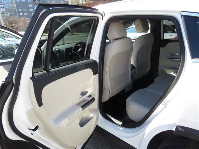 Used 2025 Mercedes-Benz GLA 250 4MATIC image 21