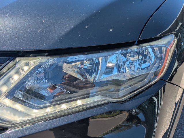 Used 2019 Nissan Rogue SV w/ Premium Package image 5