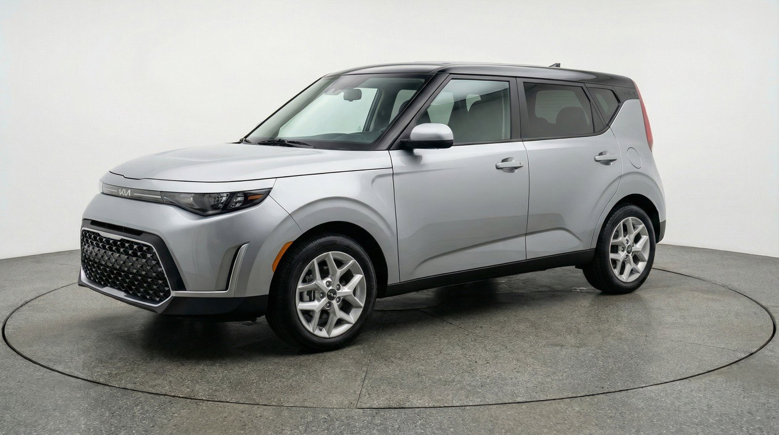 Used 2025 Kia Soul LX w/ LX Technology Package FWD image 3