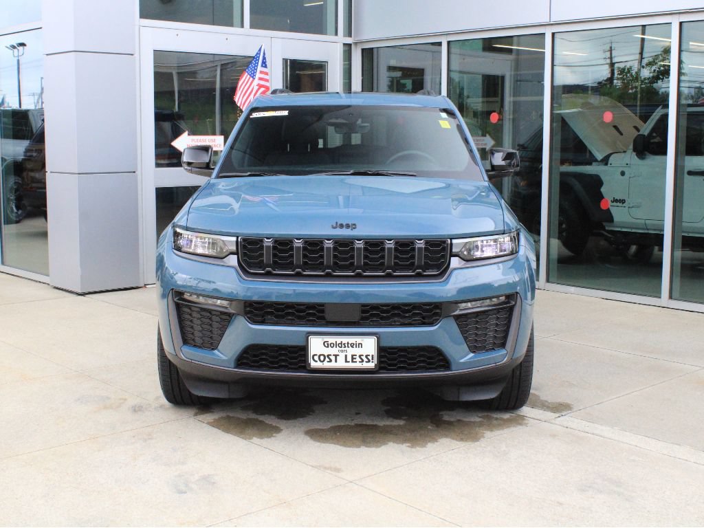 Used 2026 Jeep Grand Cherokee Limited w/ Limited Altitude Package AWD/4WD image 2