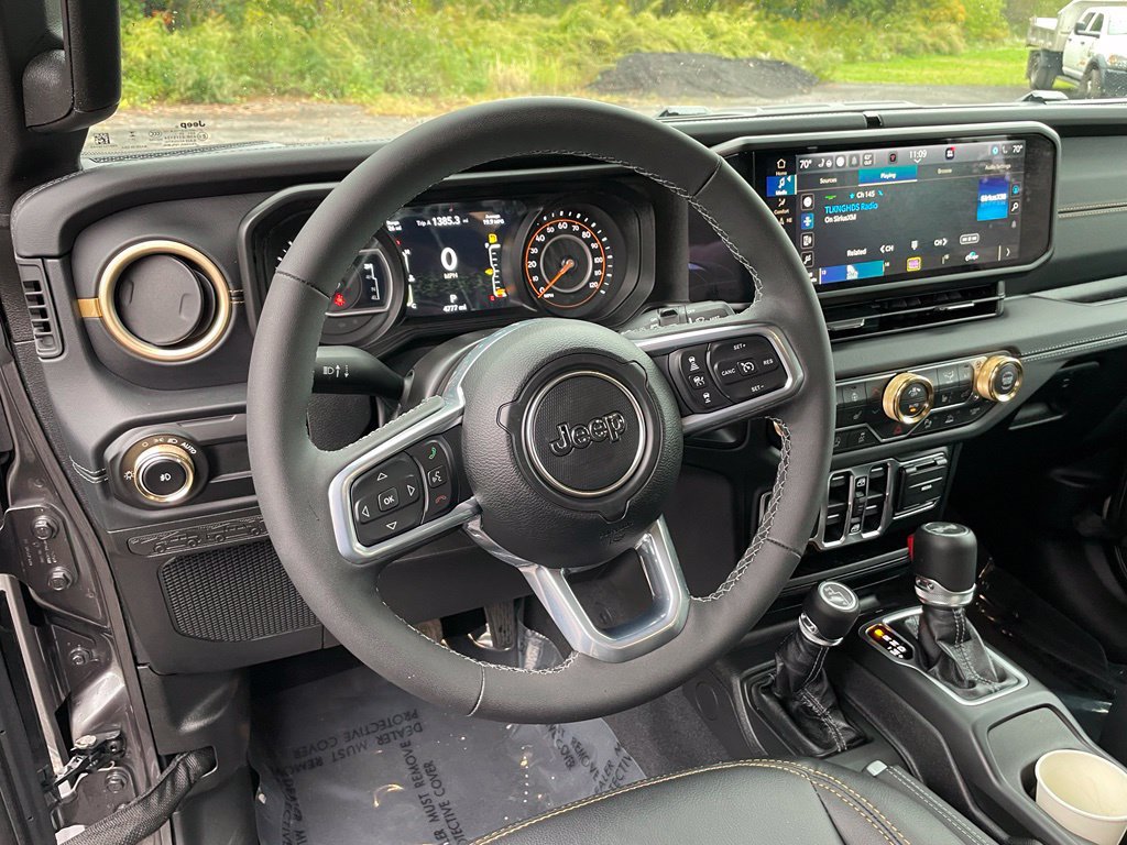 Used 2026 Jeep Wrangler Unlimited Sahara AWD/4WD image 13