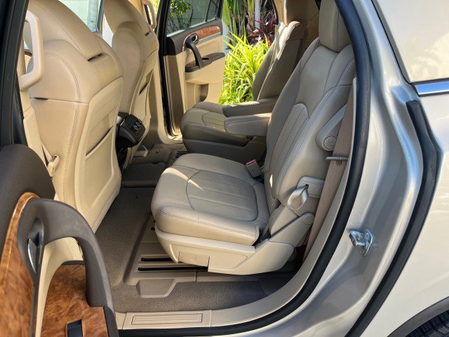 Used 2011 Buick Enclave CXL image 15