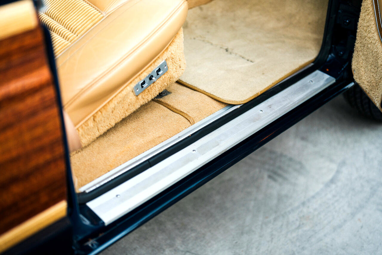 Used 1987 Jeep Grand Wagoneer image 72