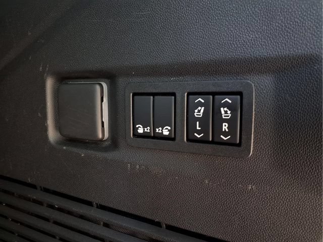 Used 2022 Chevrolet Tahoe Premier AWD/4WD image 24