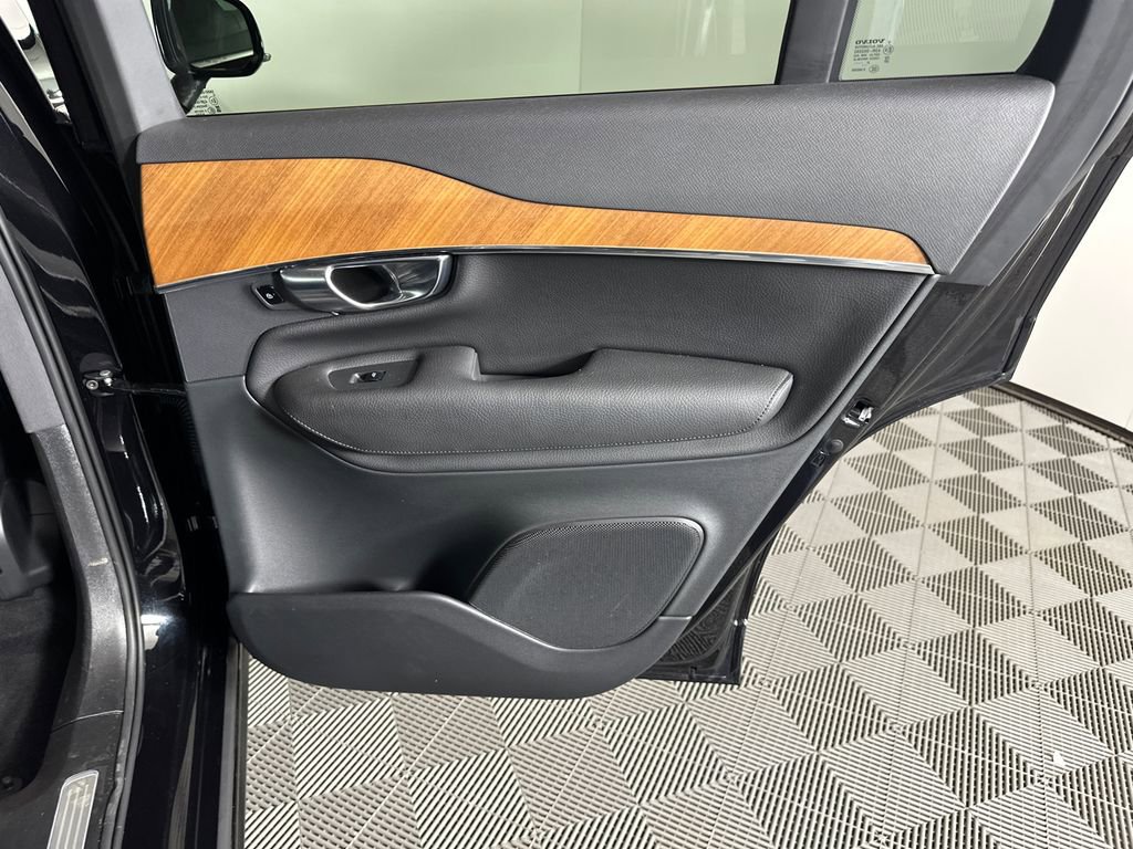 Used 2022 Volvo XC90 T8 Inscription Expression w/ Advanced Package image 16