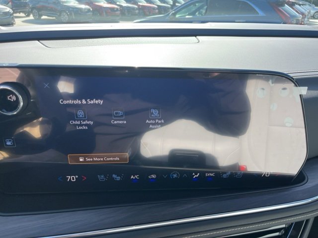 New 2025 Chevrolet Suburban Premier image 33