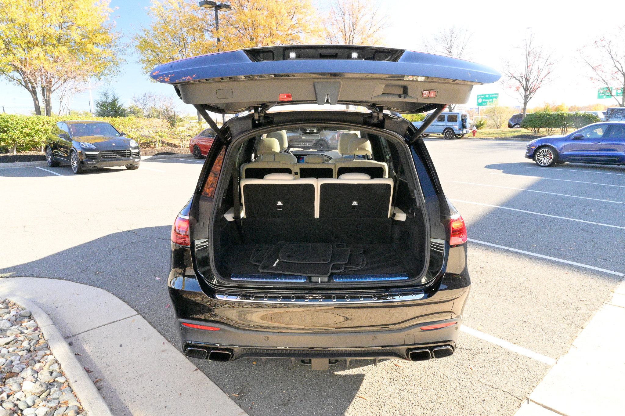 Used 2025 Mercedes-Benz GLS 63 AMG 4MATIC image 44