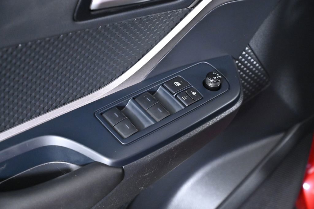 Used 2020 Toyota C-HR LE image 22