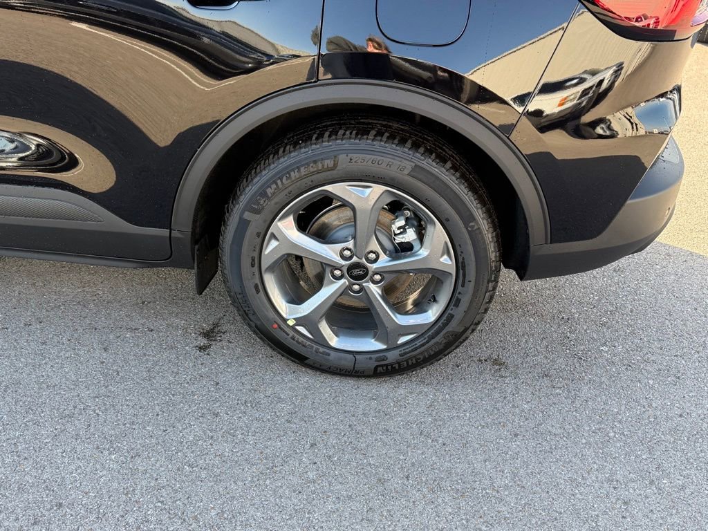 New 2026 Ford Escape ST-Line w/ Tech Pack #1 FWD image 38
