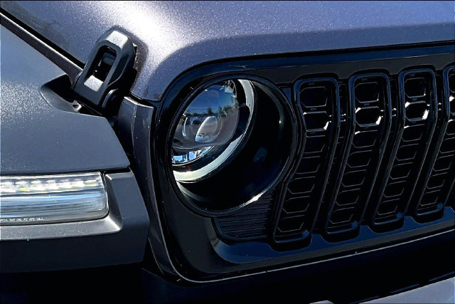 Used 2024 Jeep Wrangler Unlimited AWD/4WD image 30