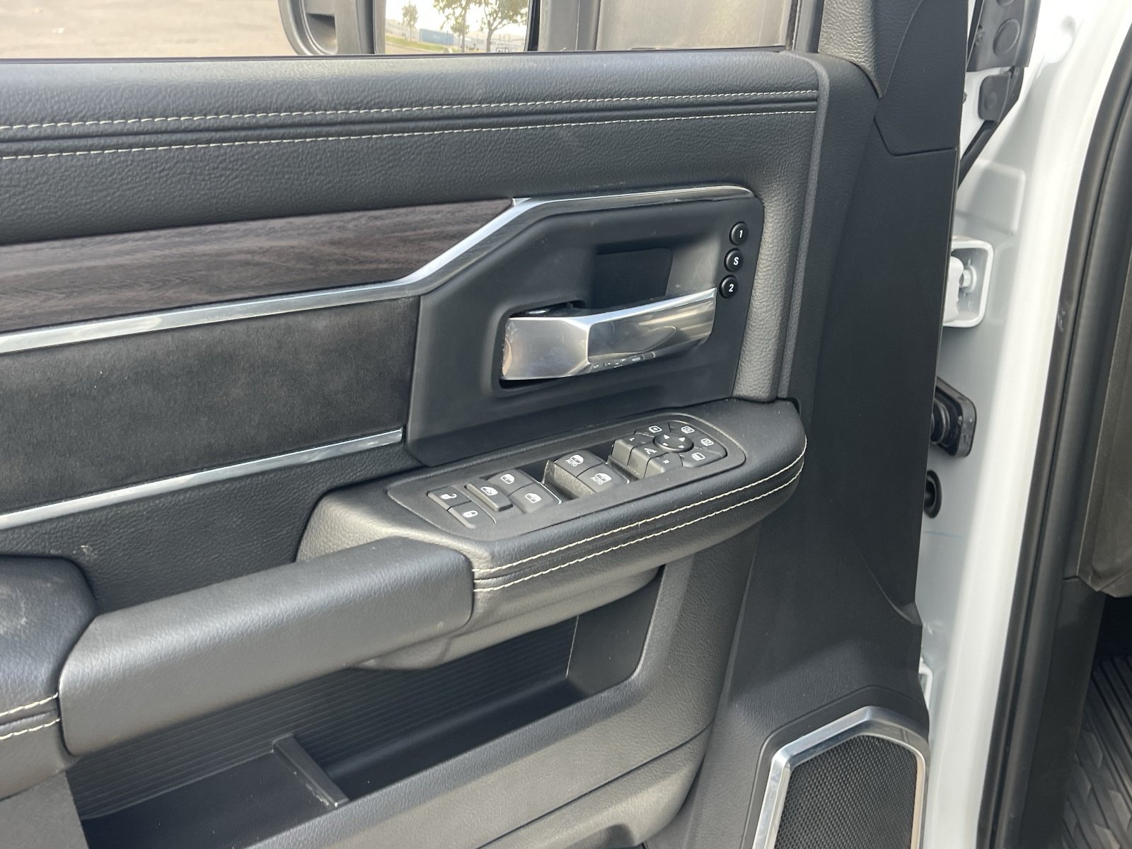 New 2026 RAM 2500 Laramie w/ Night Edition AWD/4WD image 21