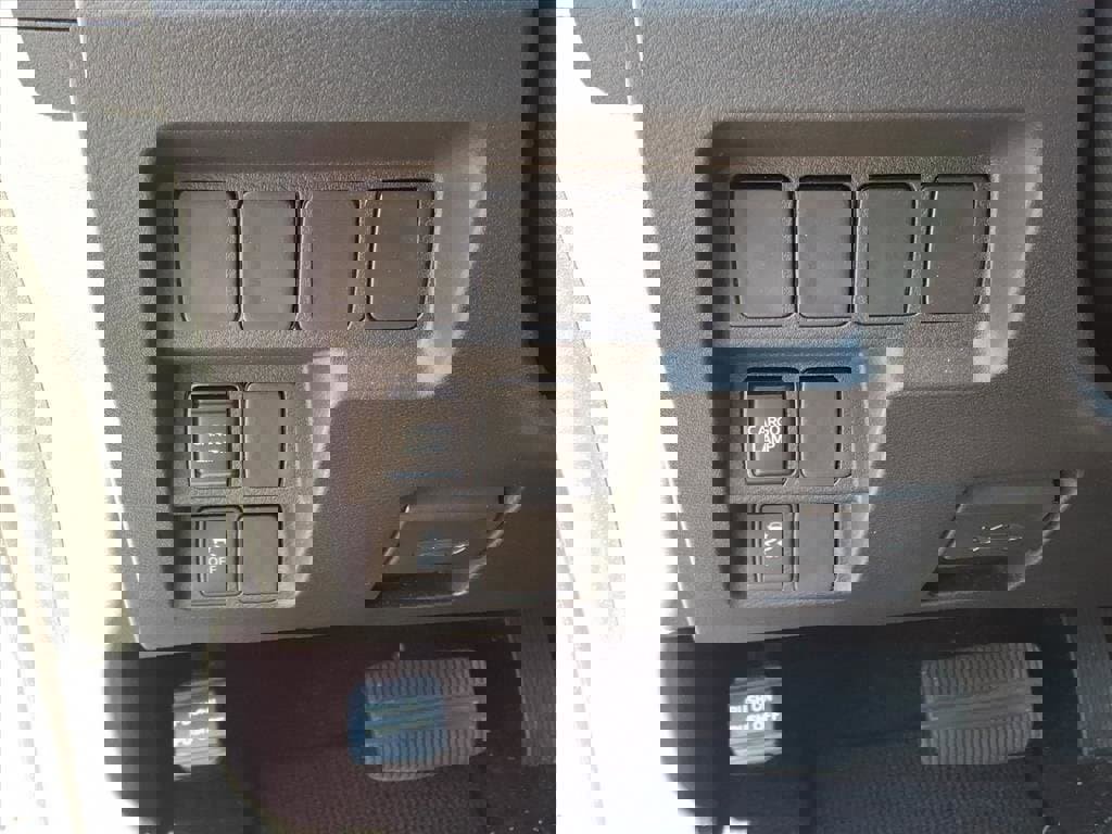 Used 2024 Nissan Frontier S w/ S Utility Package image 14