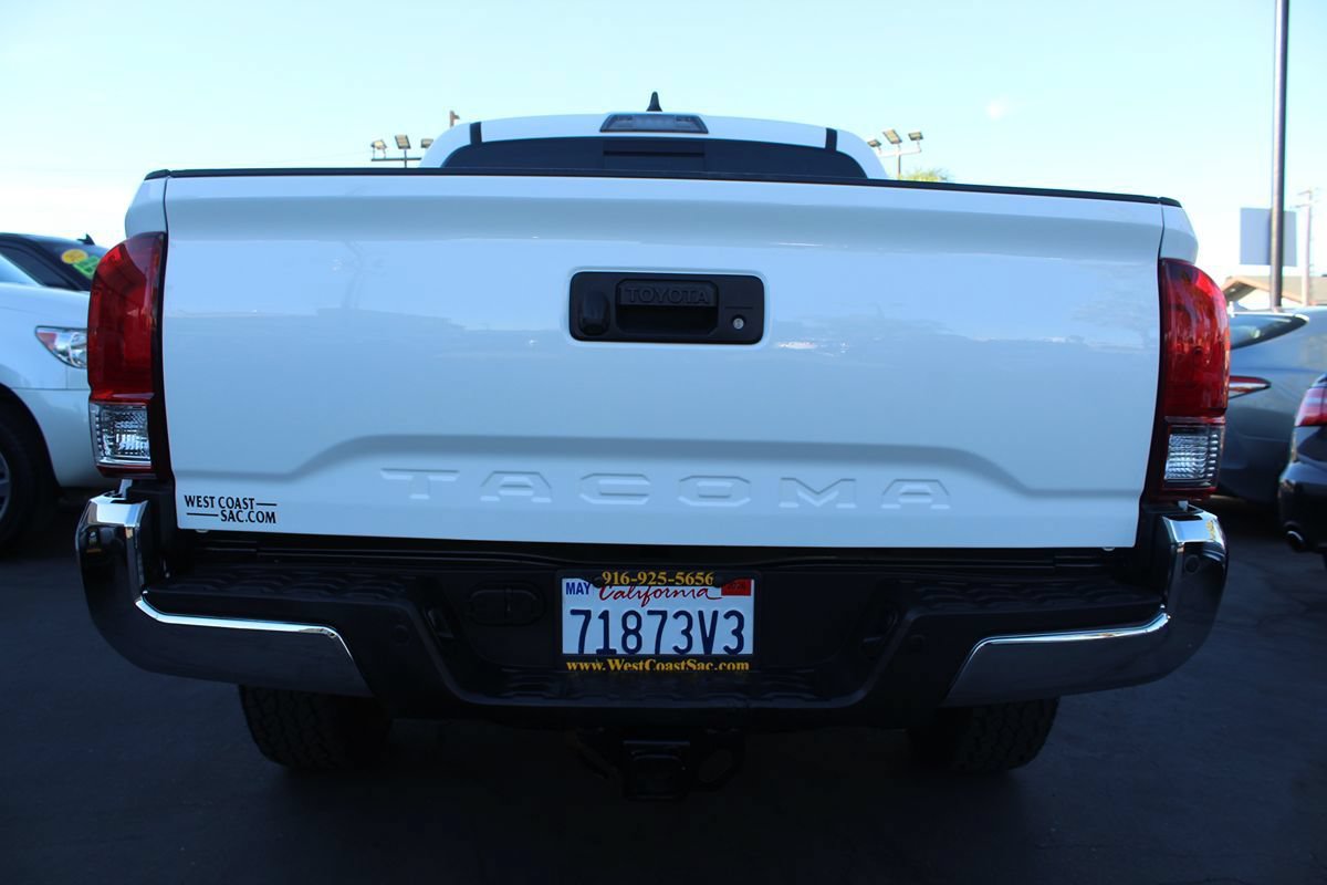 Used 2023 Toyota Tacoma SR5 AWD/4WD image 15