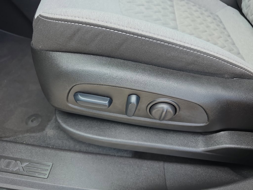 Used 2024 Chevrolet Equinox LT image 22