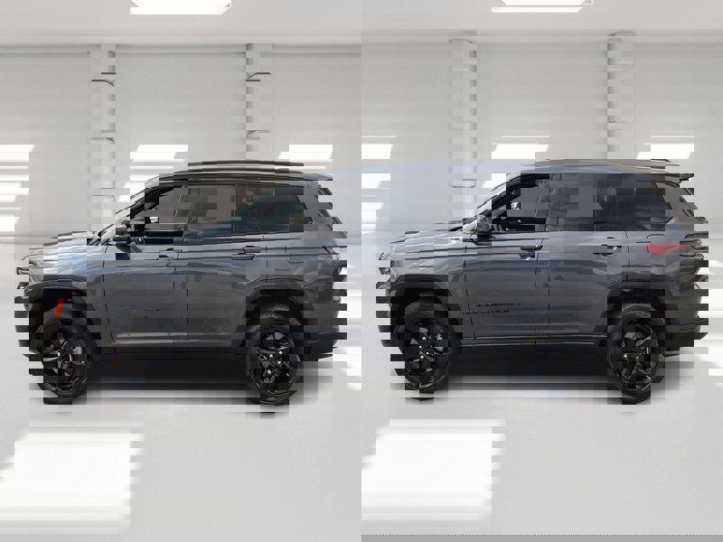 Certified 2023 Jeep Grand Cherokee L Laredo image 2