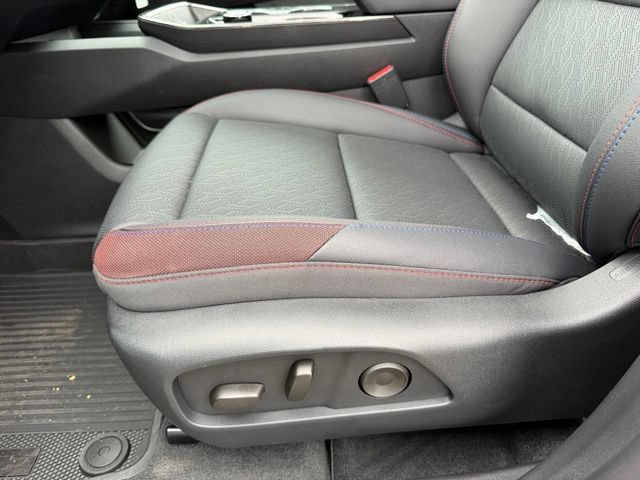 New 2026 Chevrolet Equinox RS w/ Convenience Package III AWD/4WD image 19