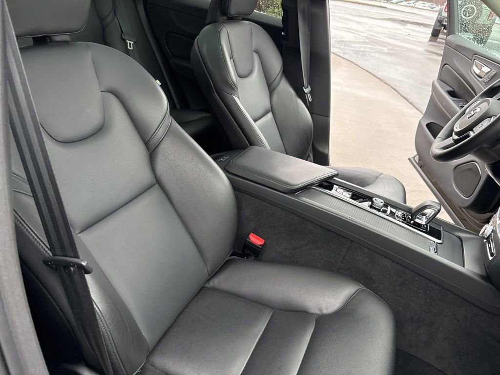 Certified 2023 Volvo XC60 B5 Core w/ Climate Package AWD/4WD image 41